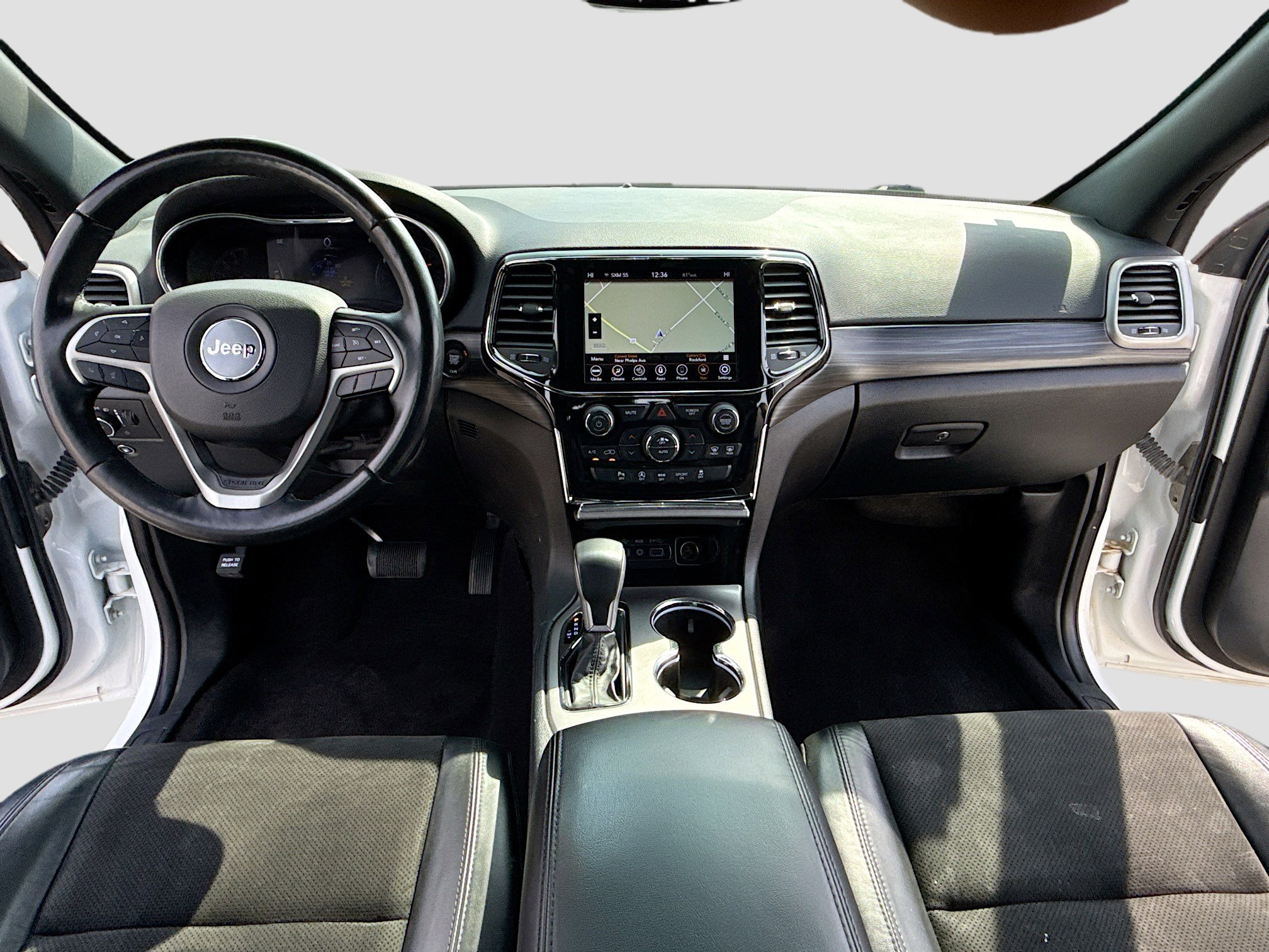 Used 2022 Jeep Grand Cherokee Laredo X AWD/4WD image 3