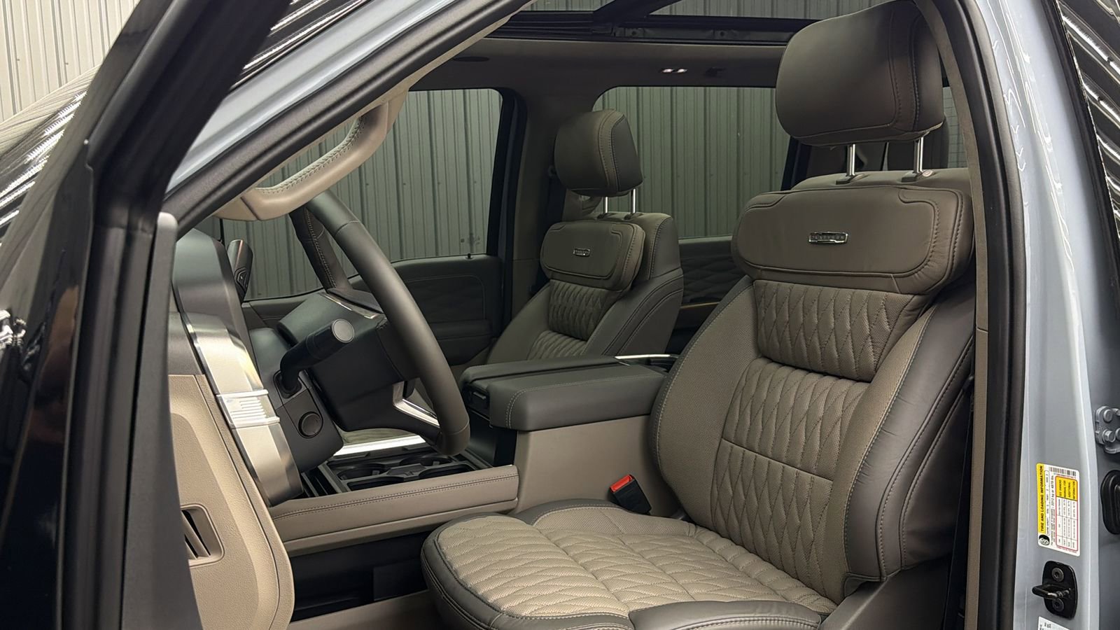 Used 2026 Ford F450 Platinum w/ Platinum Plus Package image 35