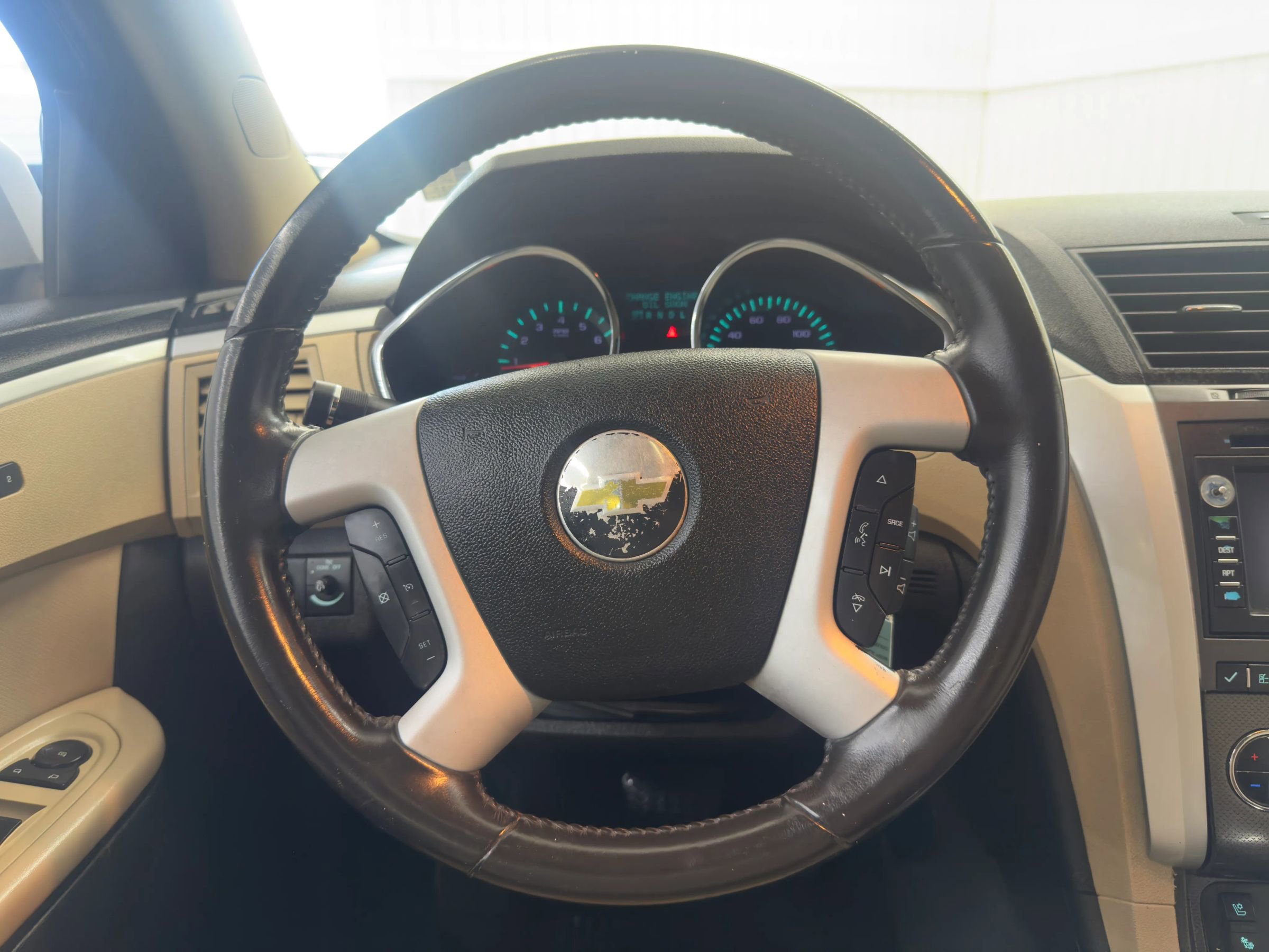 Used 2011 Chevrolet Traverse LTZ image 18
