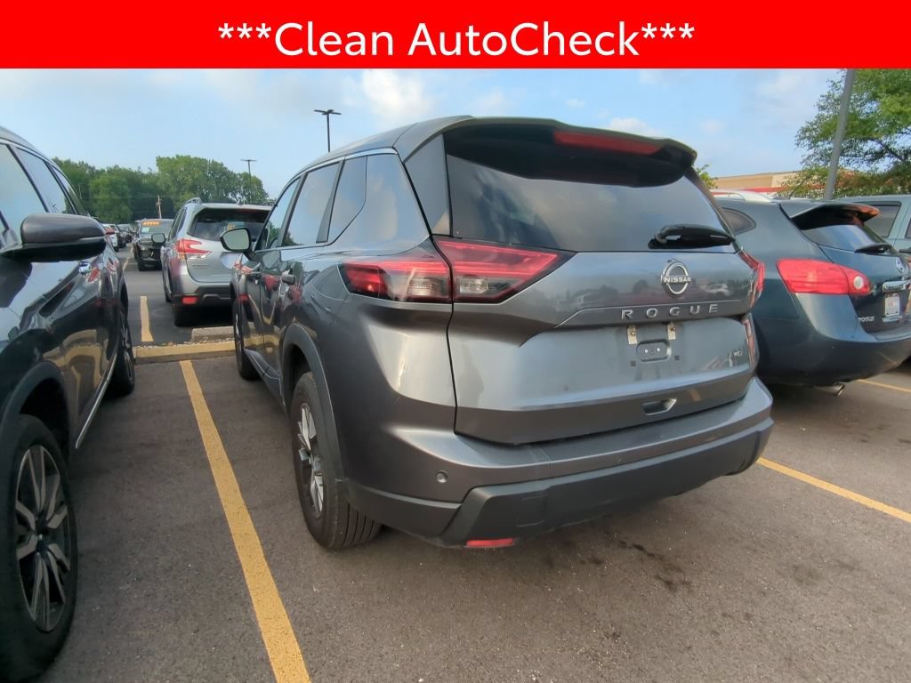 Used 2024 Nissan Rogue S AWD/4WD image 4