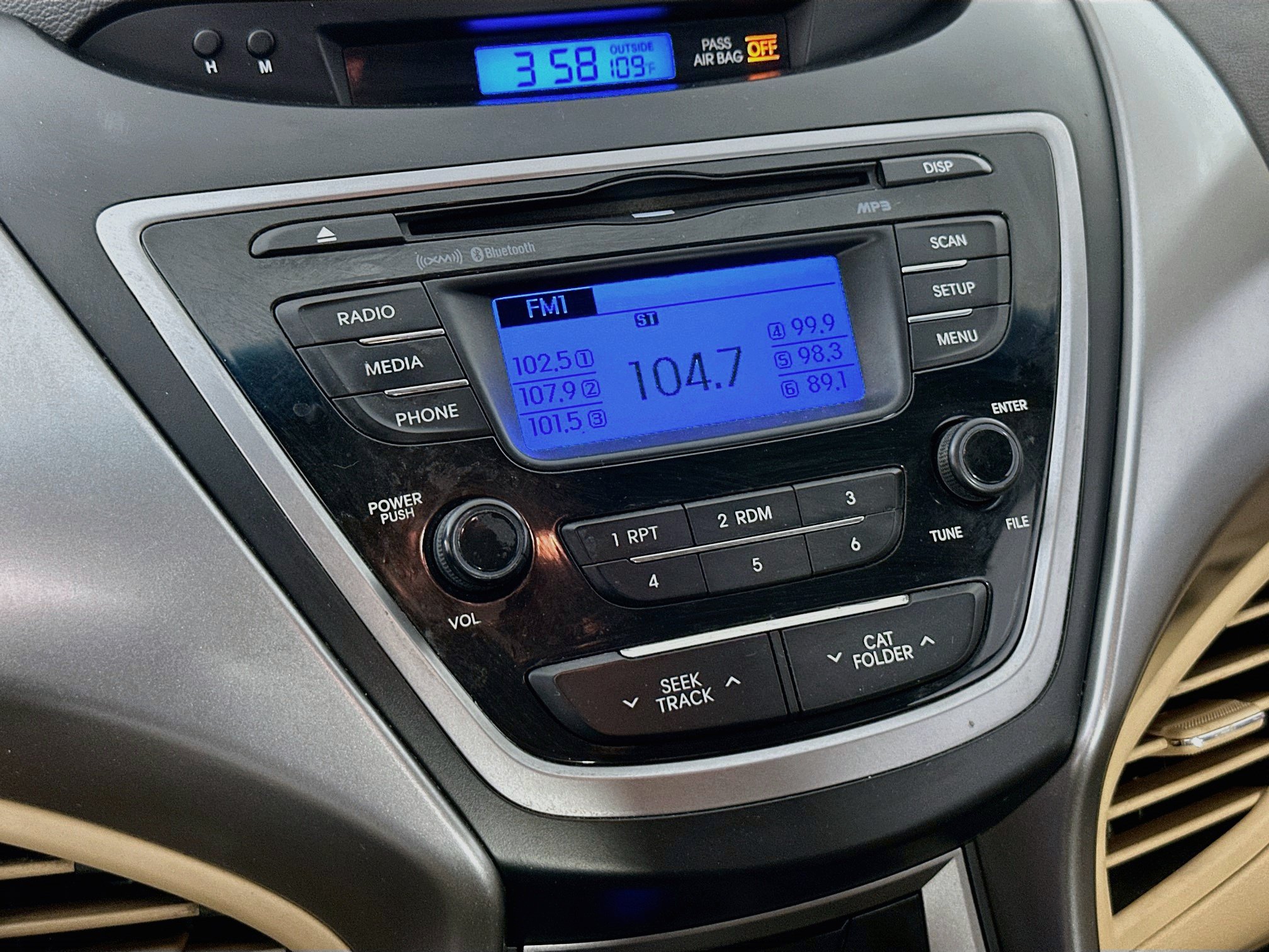 Used 2013 Hyundai Elantra Limited FWD image 19