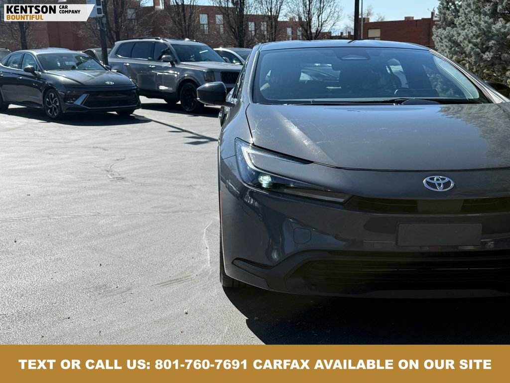 Used 2025 Toyota Prius LE image 13