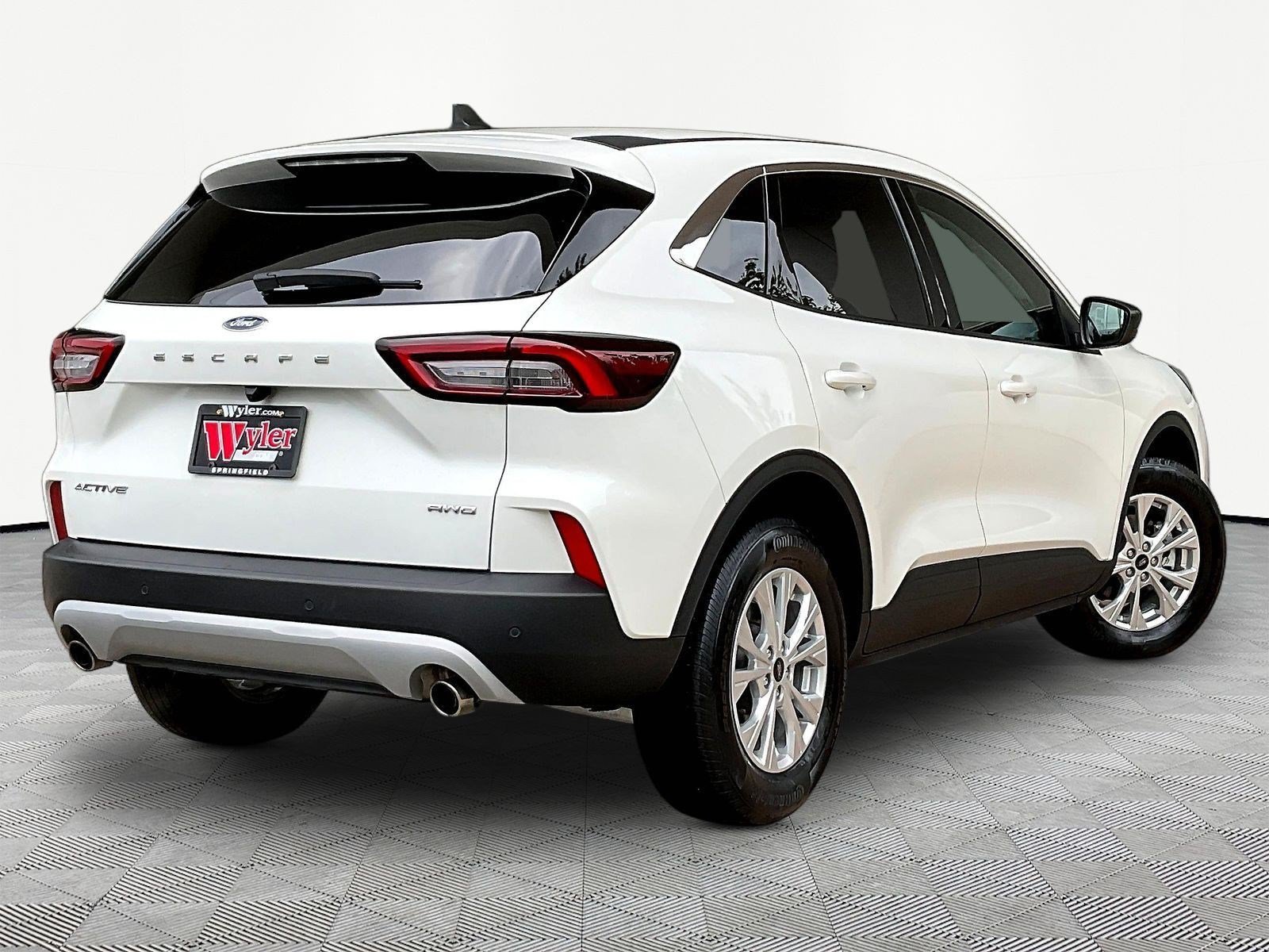 Used 2023 Ford Escape Active w/ Tech Pack #1 AWD/4WD image 6