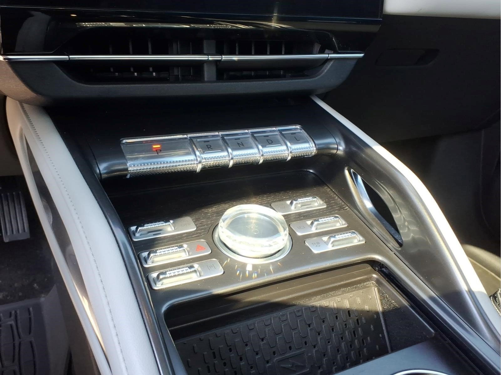 Used 2024 Lincoln Nautilus Reserve w/ Equipment Group 202A AWD/4WD image 19