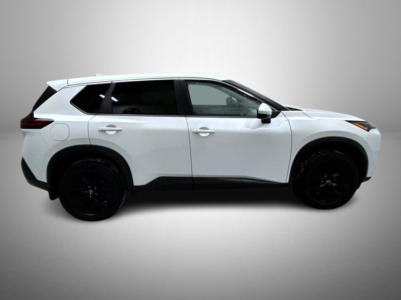 Used 2022 Nissan Rogue SV image 4