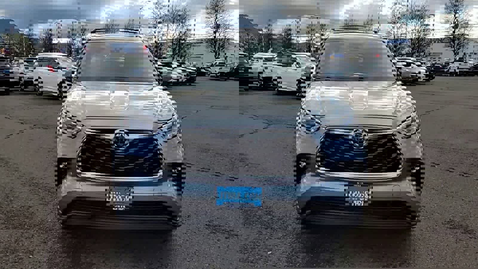 Used 2022 Toyota Highlander XLE image 3