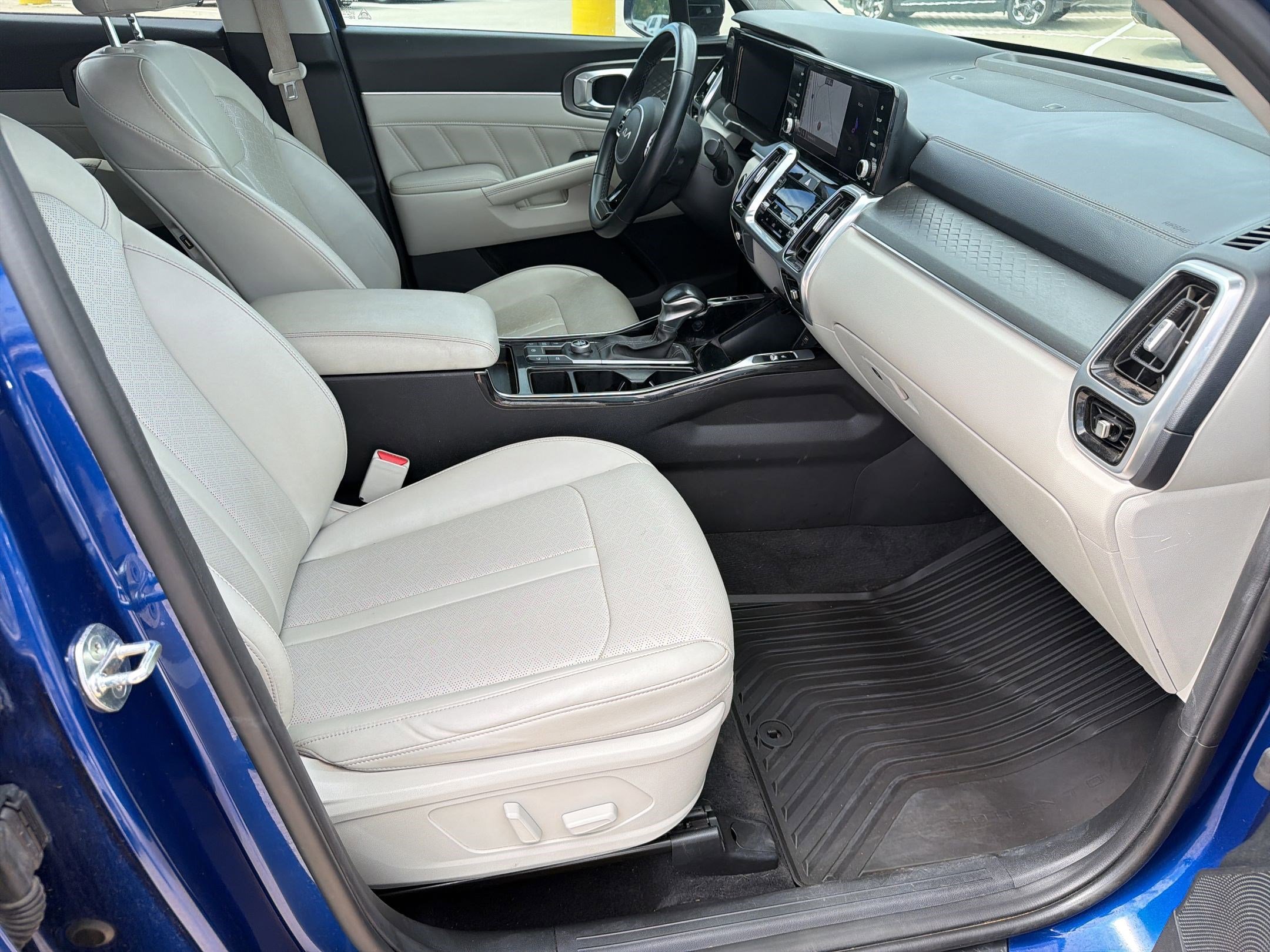 Used 2023 Kia Sorento SX image 31