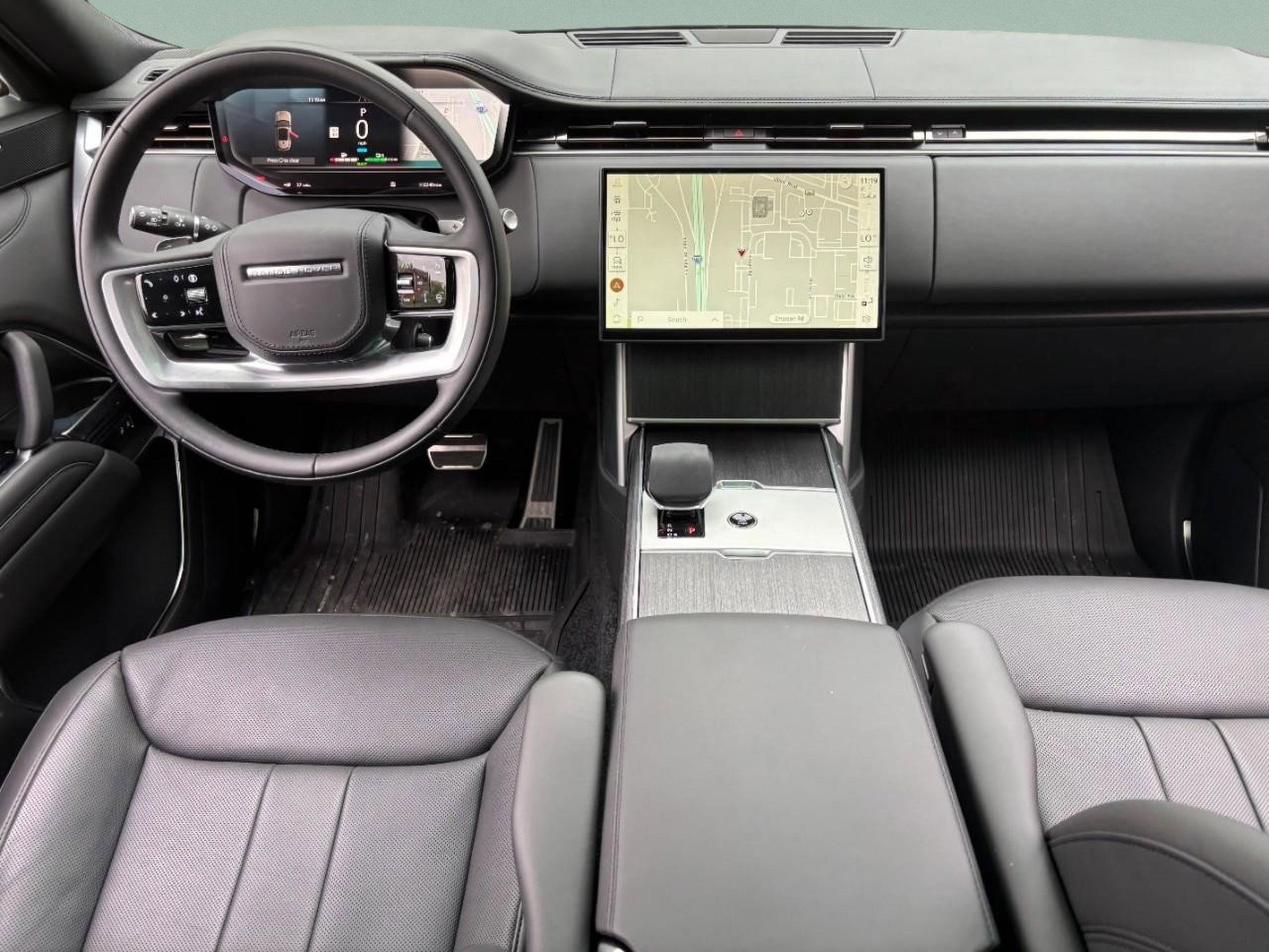 New 2025 Land Rover Range Rover SE image 14