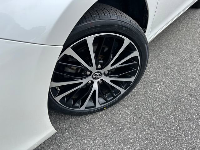 Used 2017 Toyota Camry XSE image 10