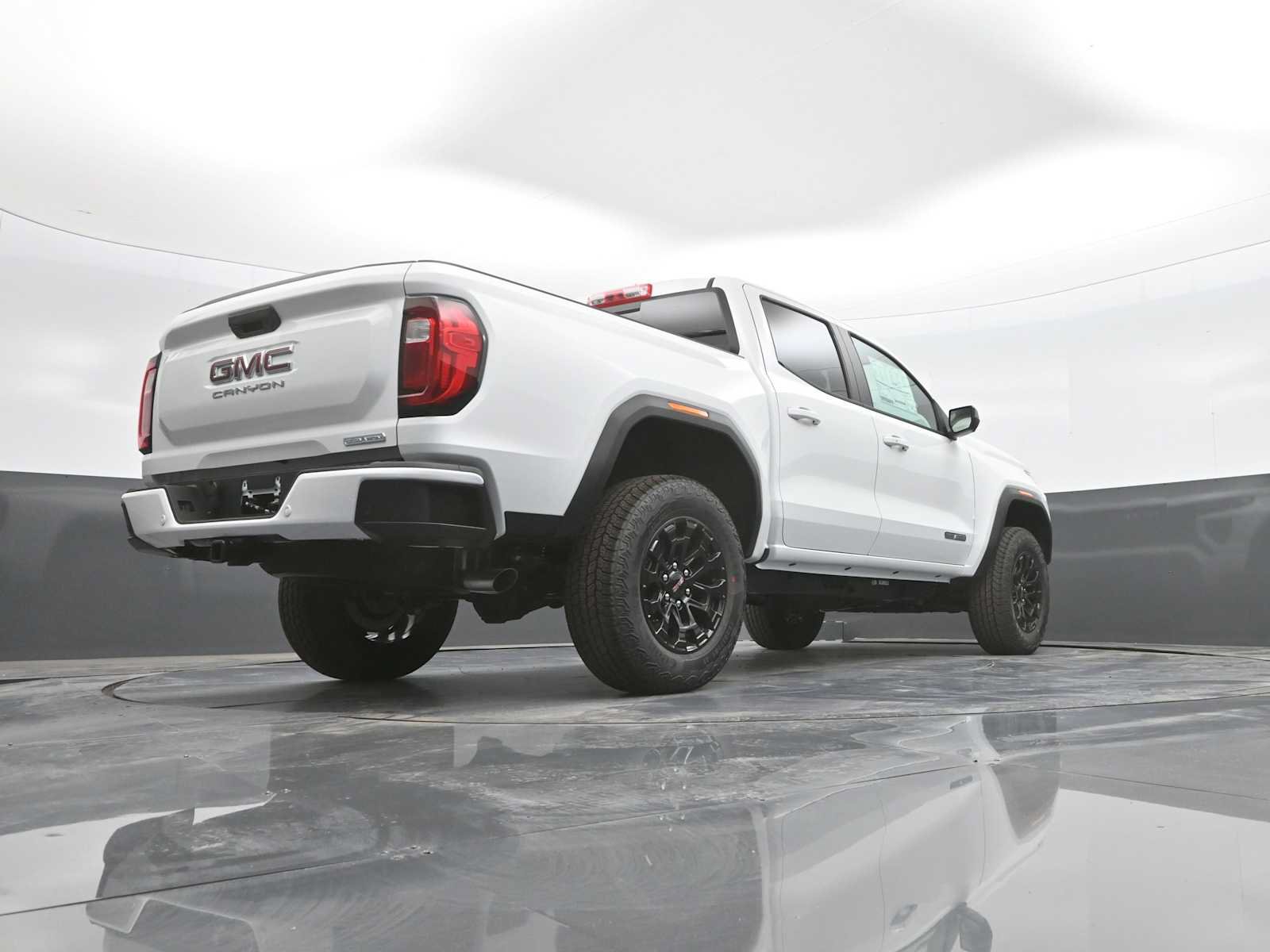 New 2026 GMC Canyon Elevation w/ Convenience Package RWD image 39