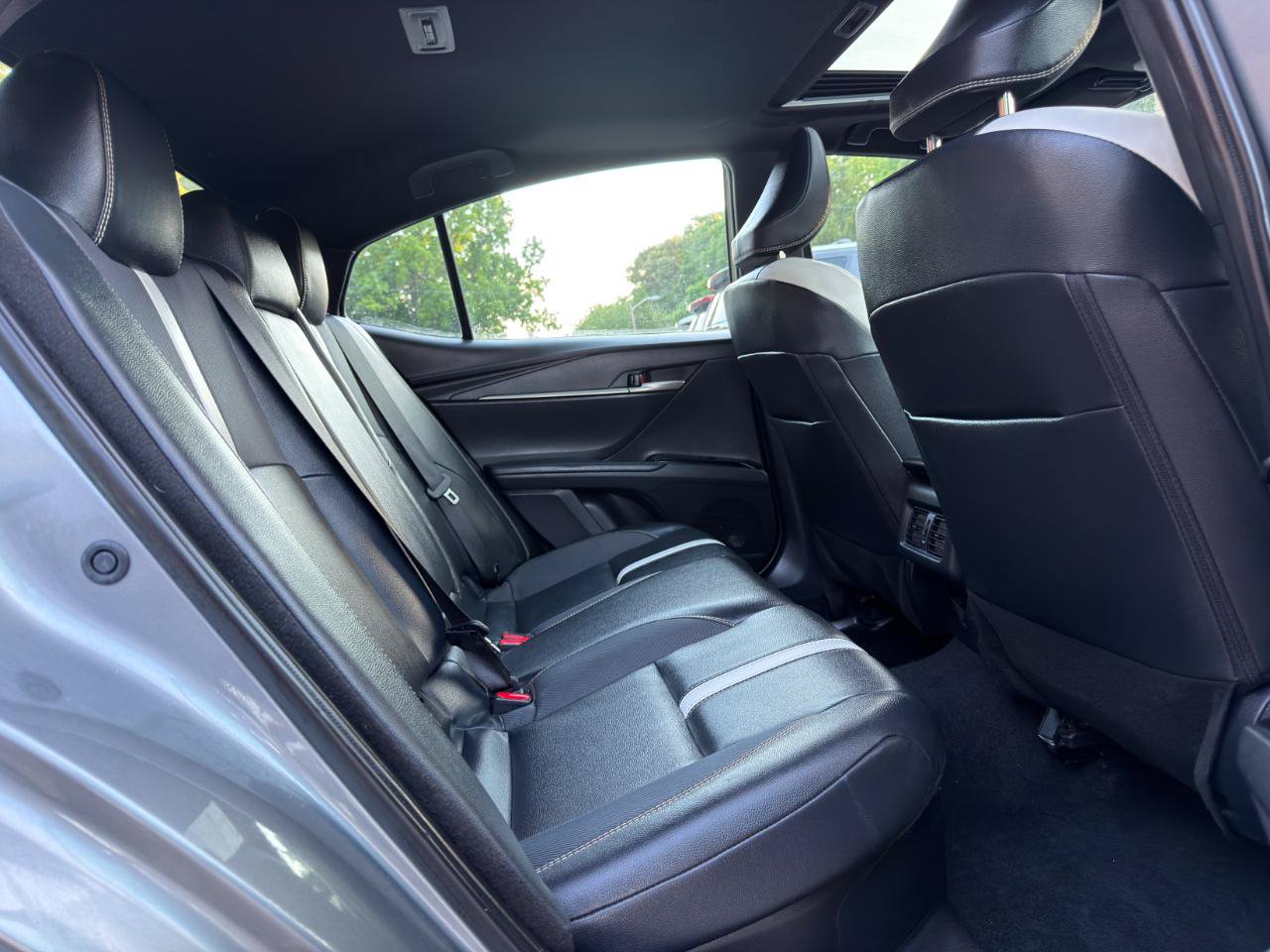 Used 2025 Toyota Camry SE w/ Convenience Package FWD image 16