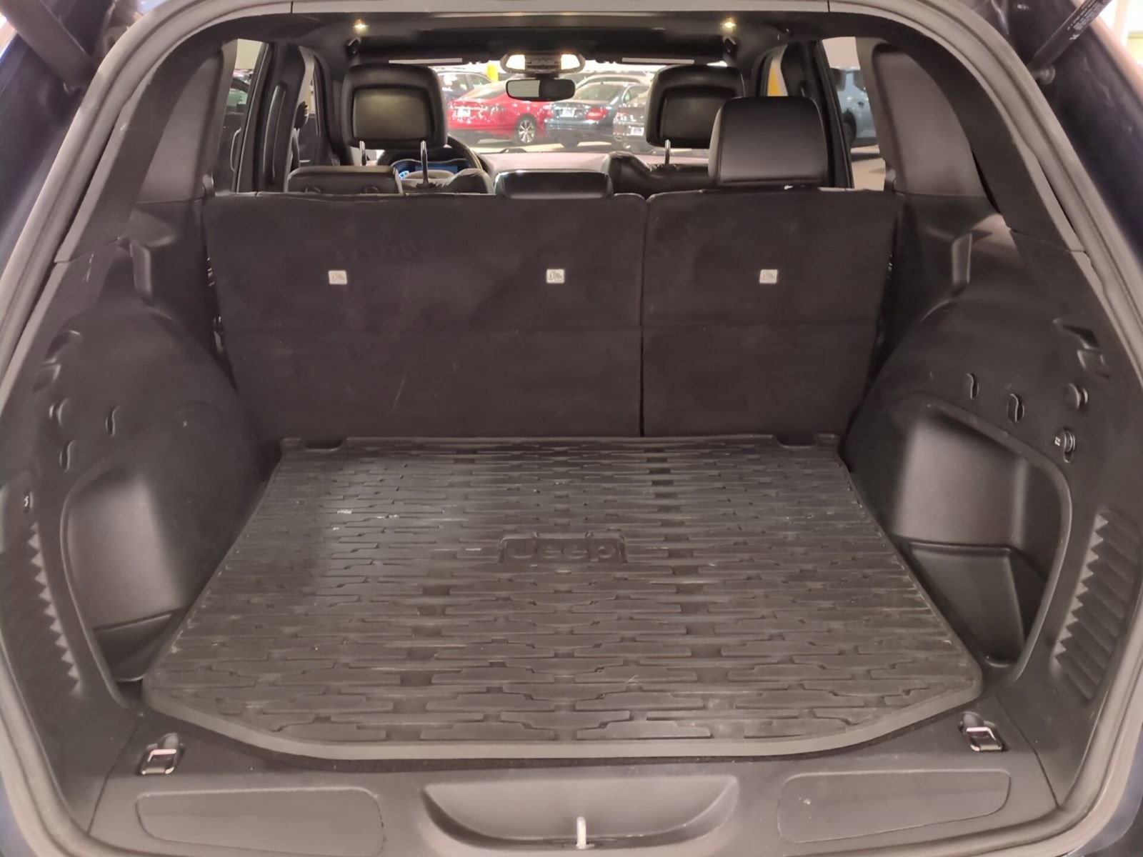 Used 2021 Jeep Grand Cherokee Limited image 13