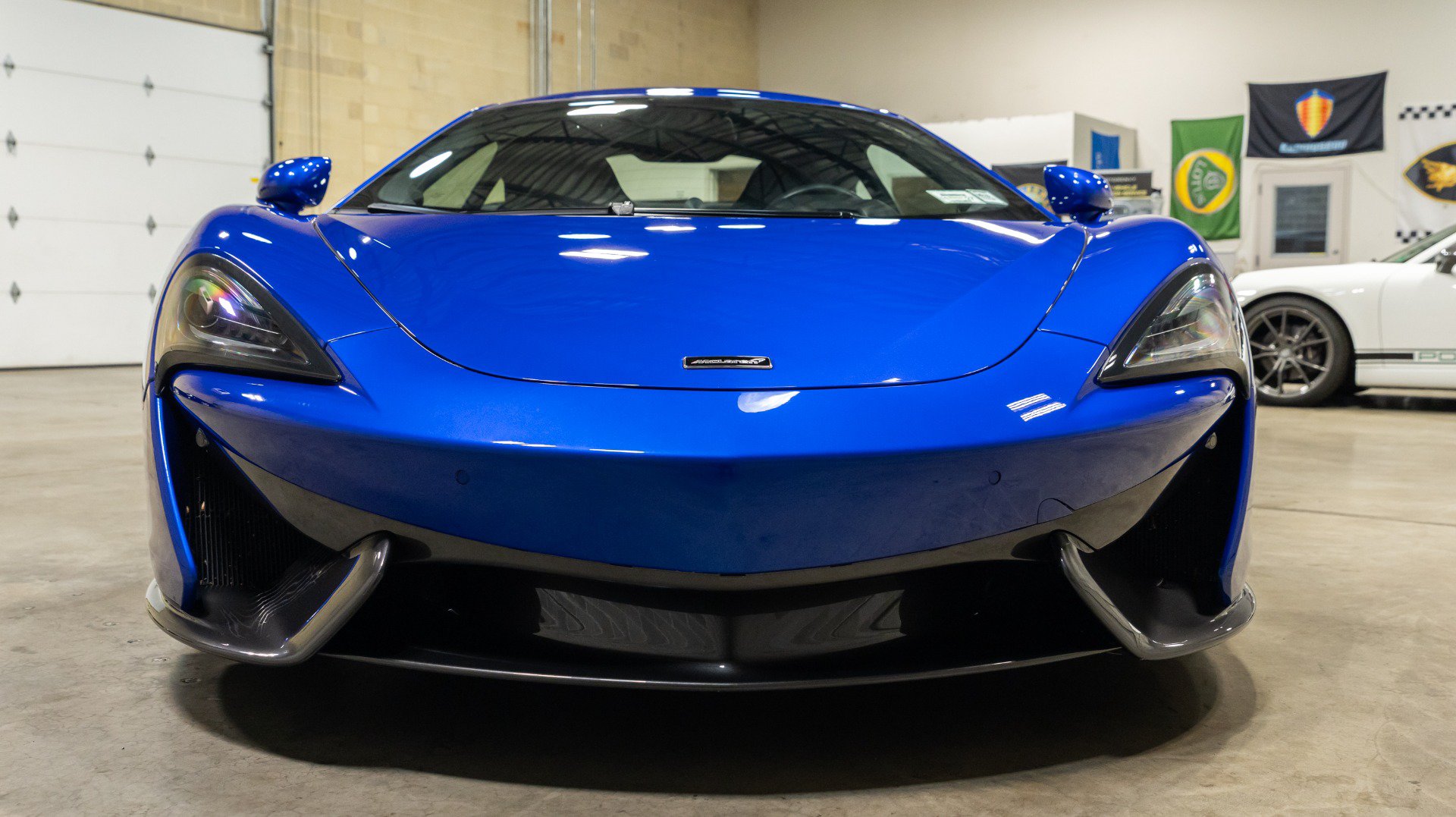 Used 2019 McLaren 570S Coupe RWD image 24