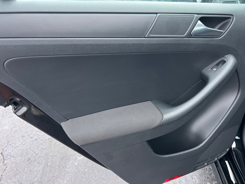 Used 2011 Volkswagen Jetta Sedan image 12