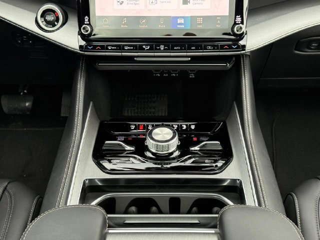 New 2026 Jeep Grand Wagoneer Limited AWD/4WD image 19