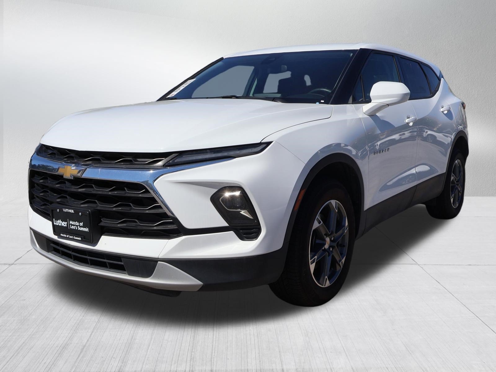 Used 2025 Chevrolet Blazer LT AWD/4WD image 3