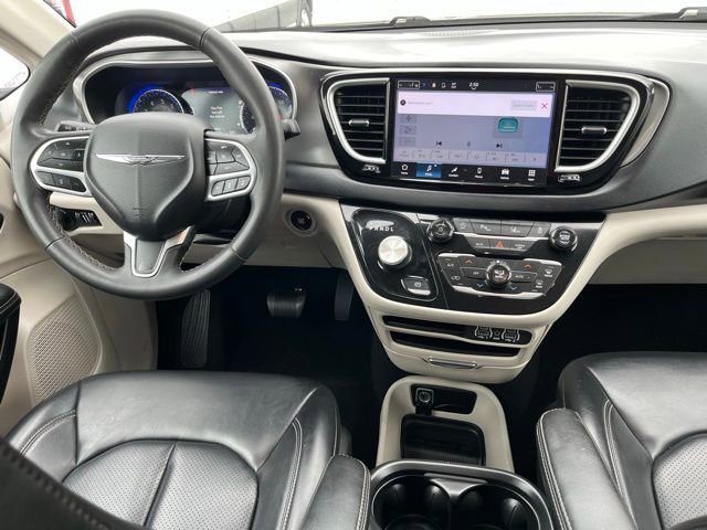 Used 2023 Chrysler Pacifica Touring-L FWD image 25