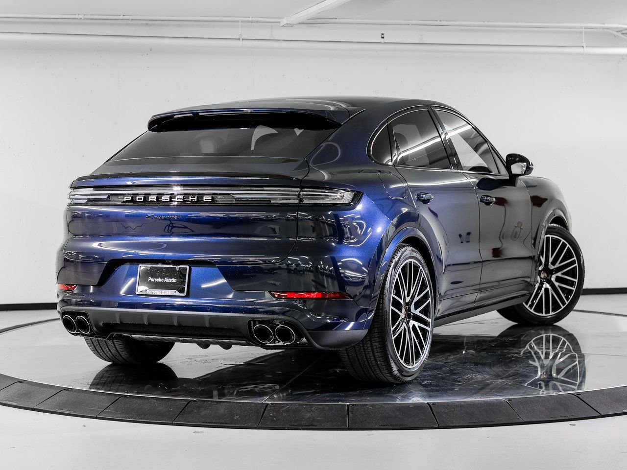 New 2026 Porsche Cayenne Coupe AWD/4WD image 7