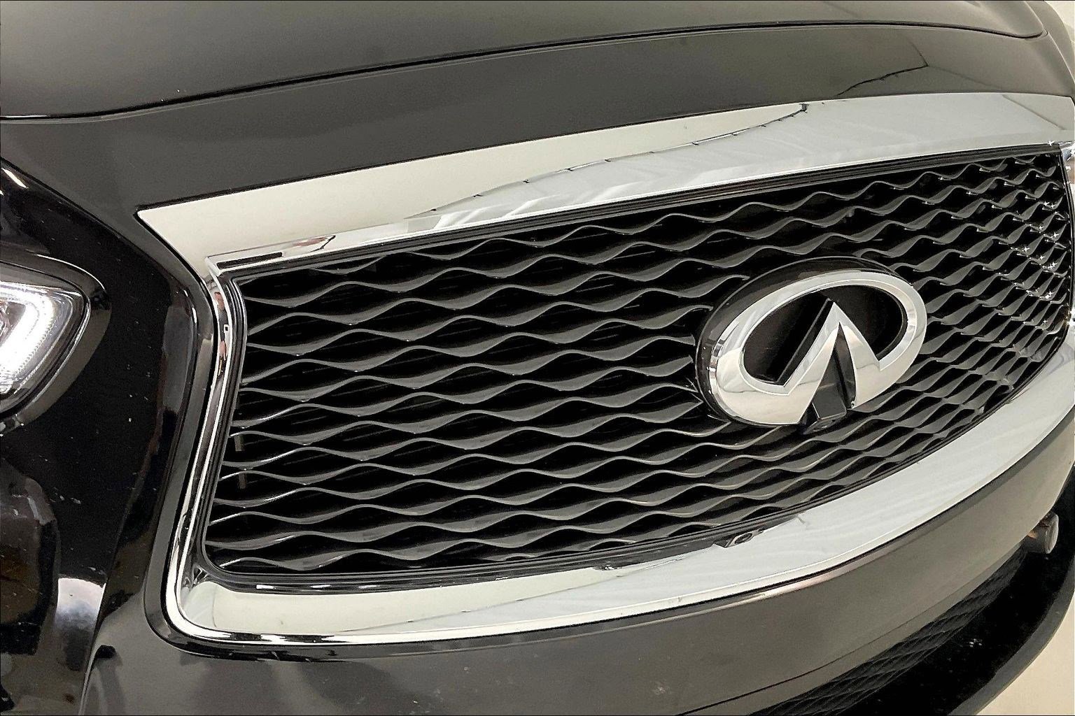 Used 2018 INFINITI QX60 Luxe w/ Deluxe Technology Package image 30