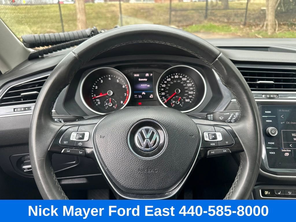 Used 2020 Volkswagen Tiguan SE w/ Panoramic Sunroof Package image 29