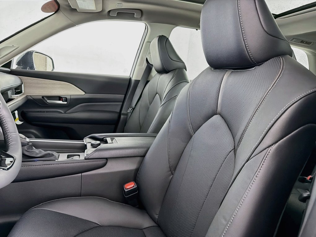 New 2026 Toyota Grand Highlander AWD image 32