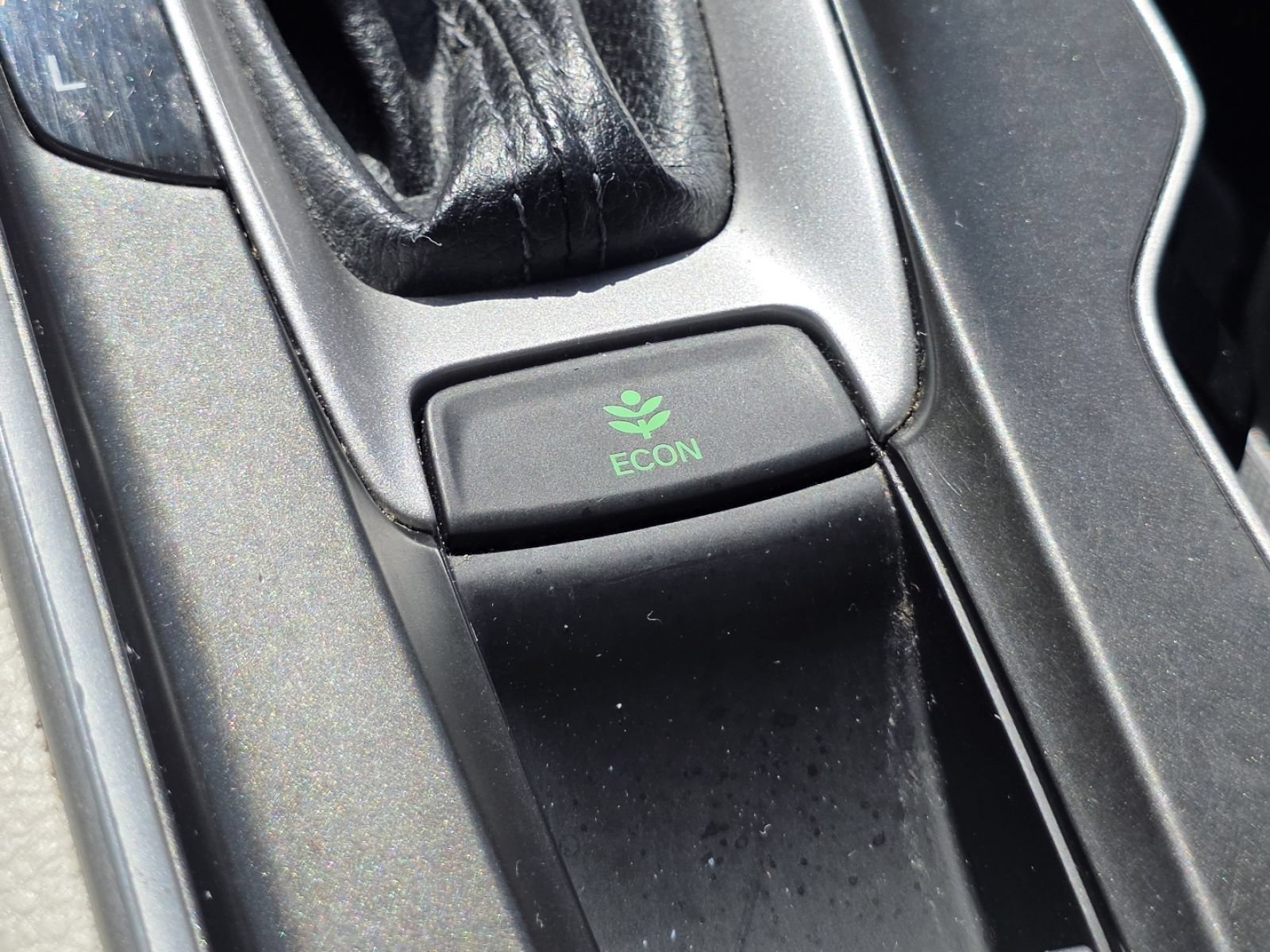 Used 2018 Honda Accord EX image 9