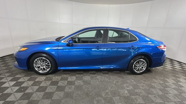 Used 2020 Toyota Camry LE FWD image 5