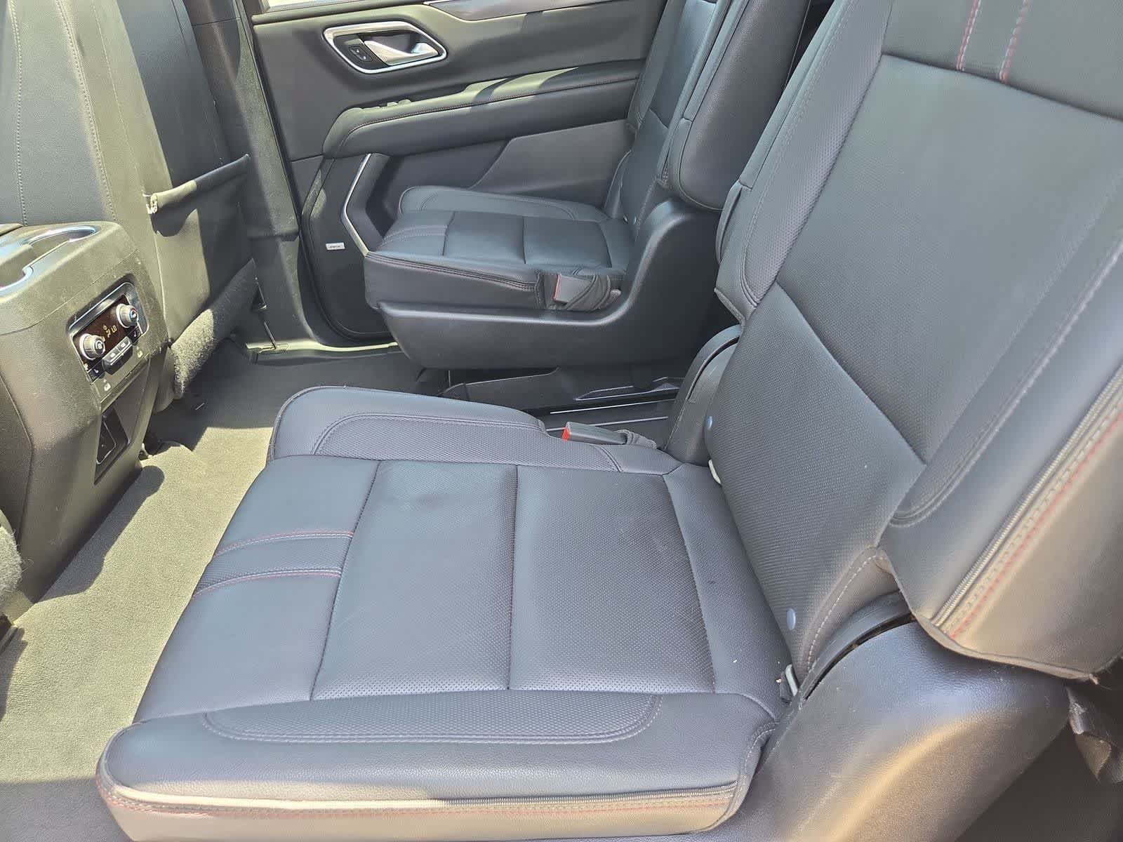 Used 2022 Chevrolet Suburban RST w/ Luxury Package RWD image 18