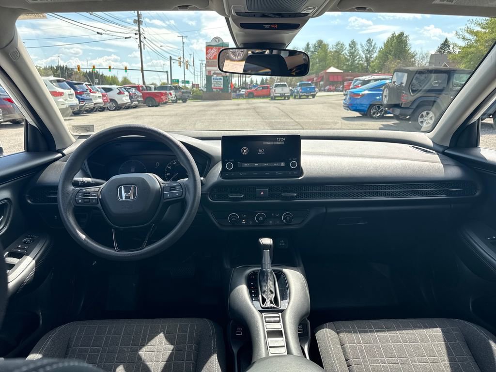 Used 2023 Honda HR-V LX image 12