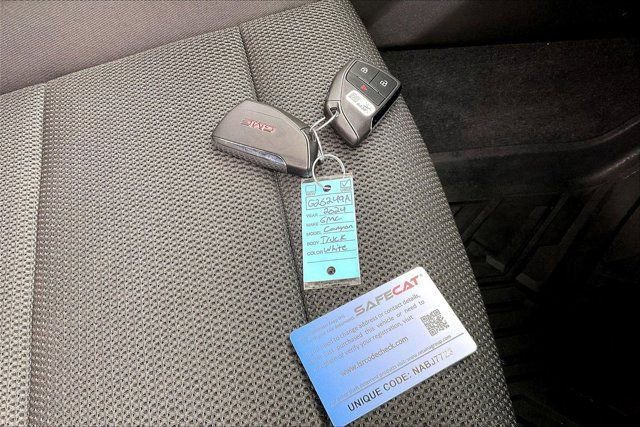 Used 2024 GMC Canyon Elevation image 11