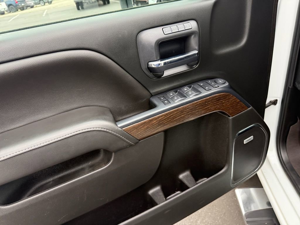 Used 2017 GMC Sierra 2500 Denali w/ Duramax Plus Package image 11