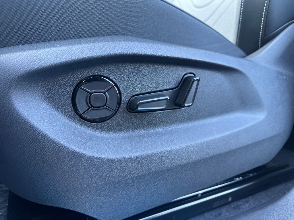 New 2025 Volkswagen Tiguan SE image 4