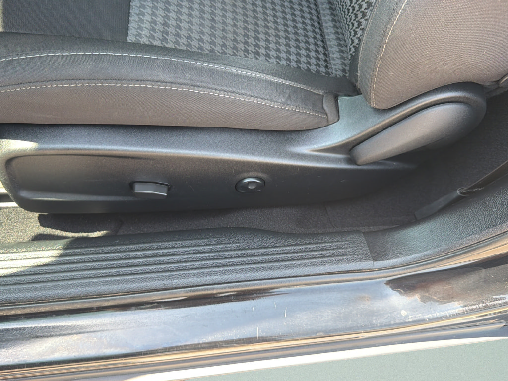 Used 2021 Dodge Challenger GT RWD image 16