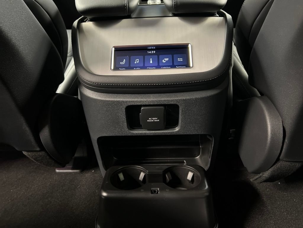 Used 2026 Lincoln Navigator Premiere AWD/4WD image 35
