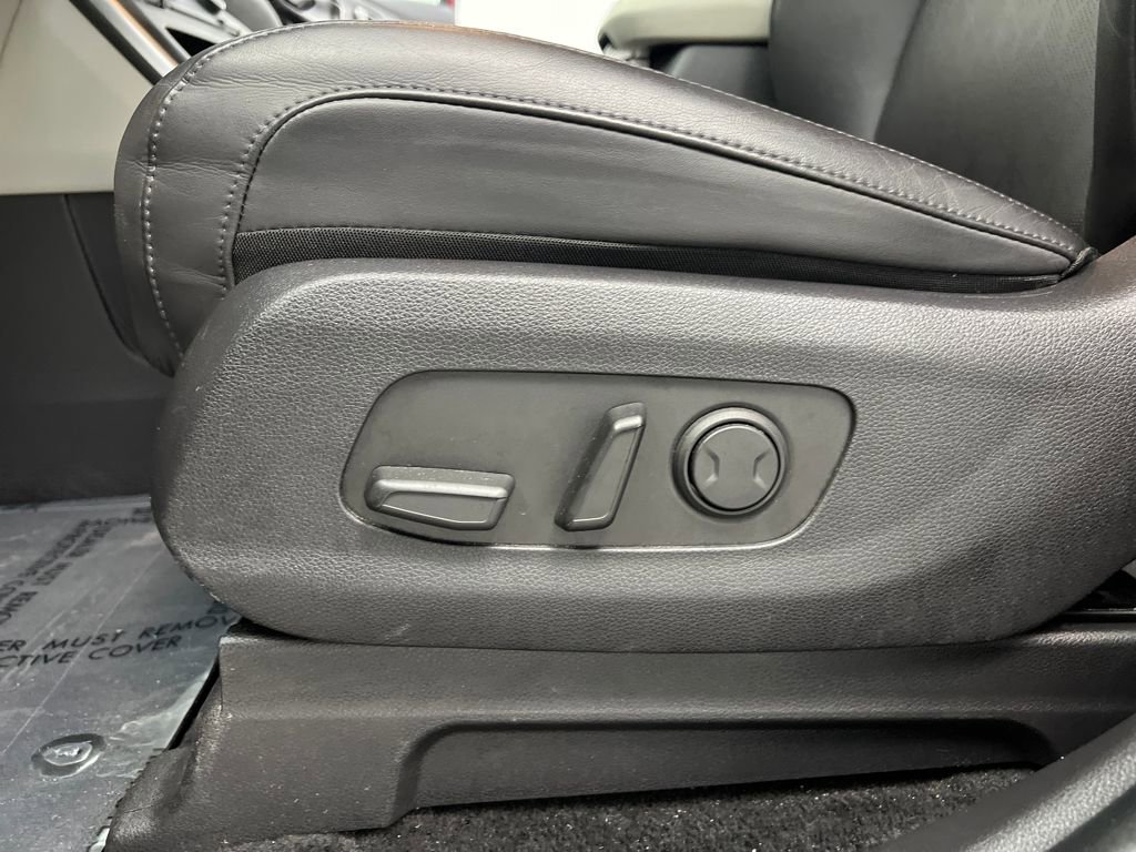 Used 2024 Kia Carnival LX image 10