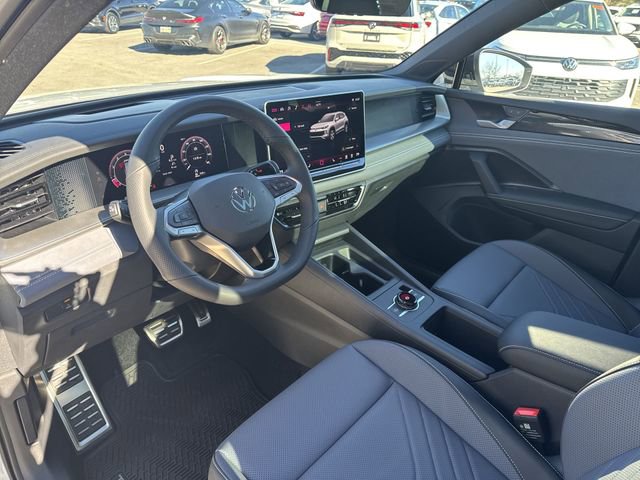 New 2026 Volkswagen Tiguan SE R-Line FWD image 10