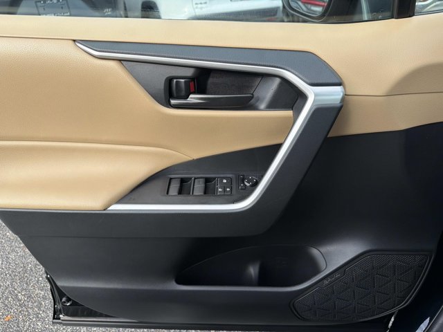 Certified 2025 Toyota RAV4 LE FWD image 7