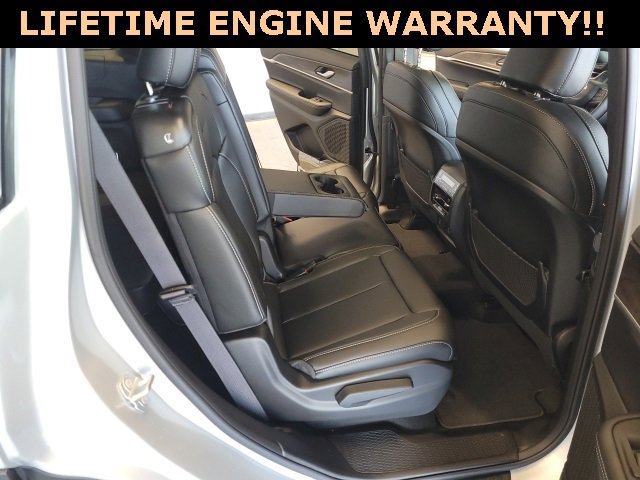 New 2025 Jeep Grand Cherokee L Limited w/ Black Appearance Package image 43