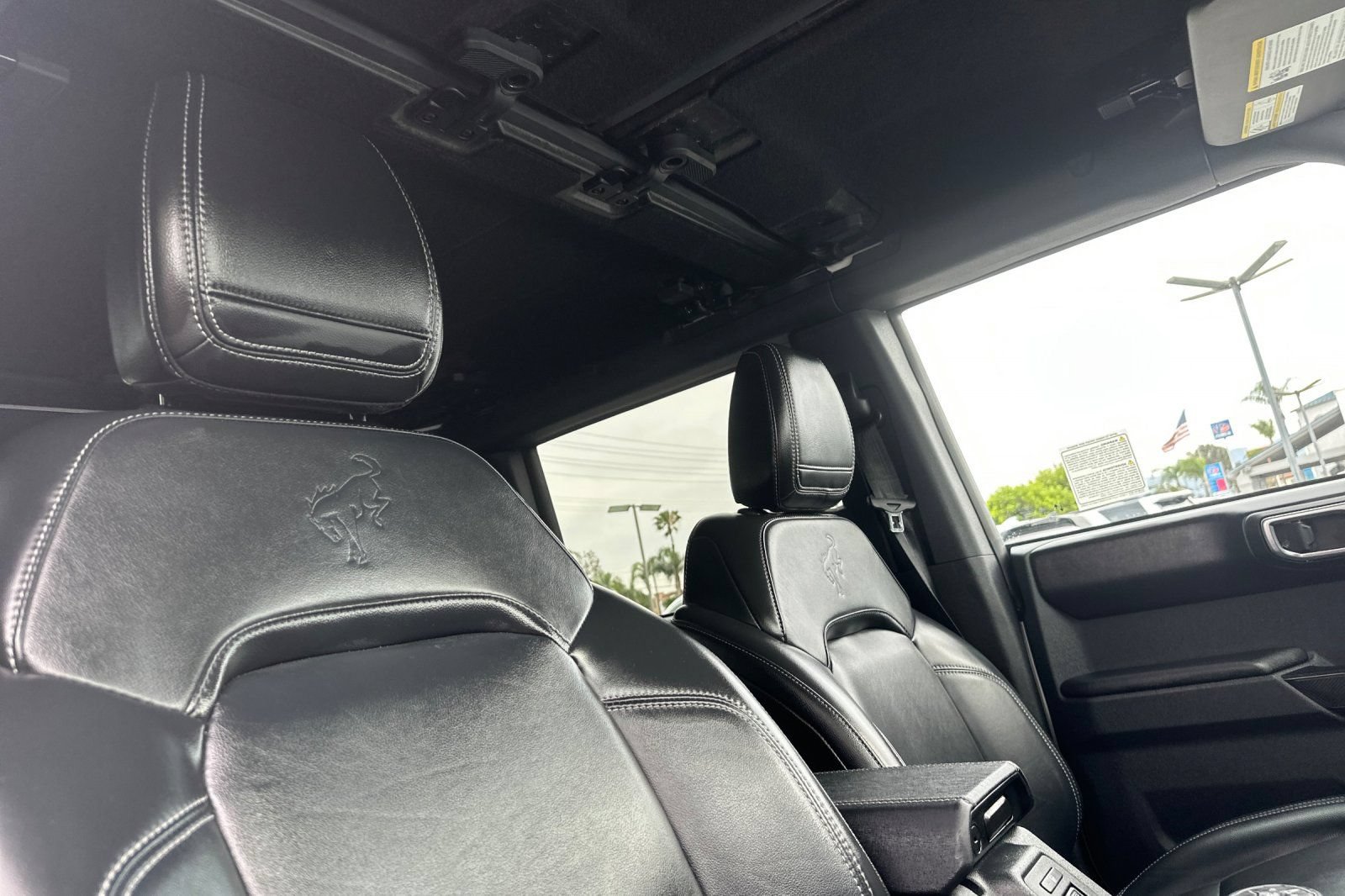 Used 2025 Ford Bronco Outer Banks AWD/4WD image 17