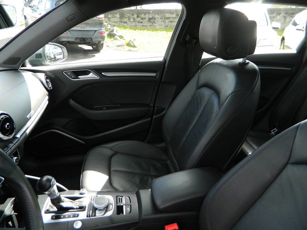 Used 2017 Audi A3 e-tron Prestige image 13