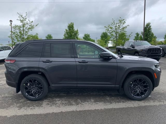 New 2026 Jeep Grand Cherokee Summit AWD/4WD image 8