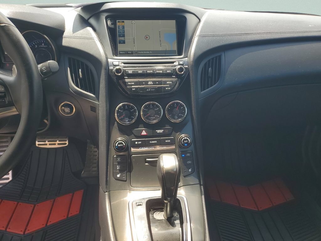 Used 2016 Hyundai Genesis Coupe 3.8 RWD image 15