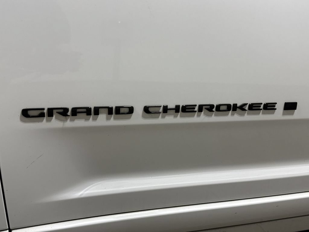 Used 2023 Jeep Grand Cherokee L Summit AWD/4WD image 28