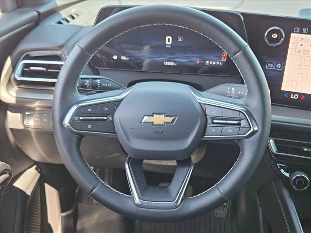 Used 2025 Chevrolet Traverse LT w/ Driver Confidence Package image 15