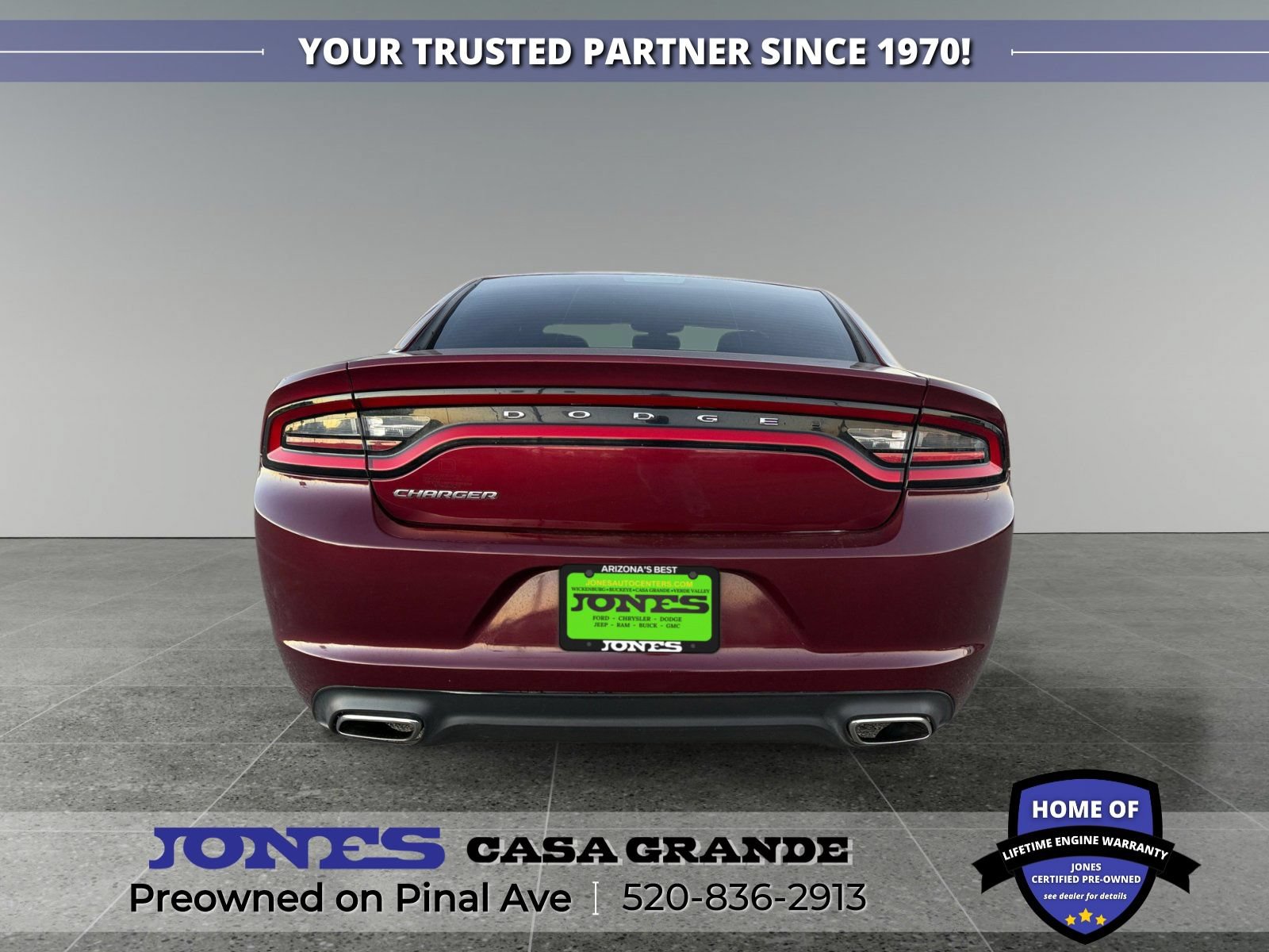 Used 2017 Dodge Charger SE RWD image 4
