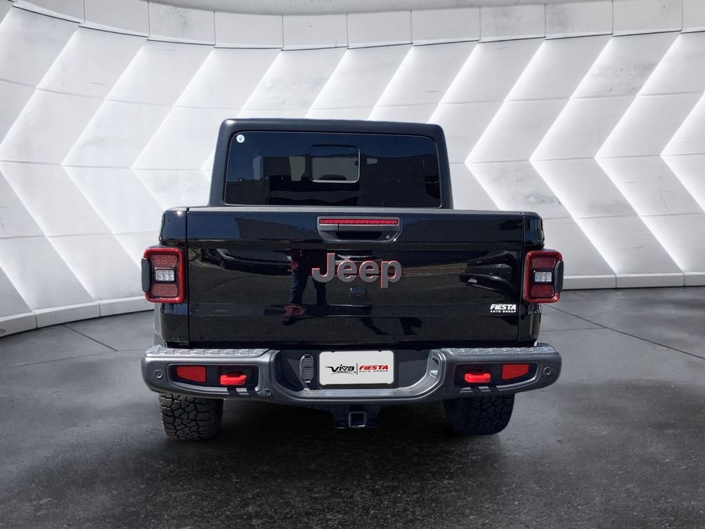 Used 2024 Jeep Gladiator Rubicon w/ Technology Group AWD/4WD image 5