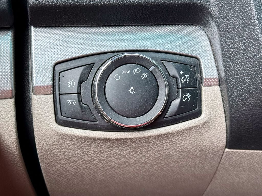 Used 2015 Ford Explorer XLT AWD/4WD image 23