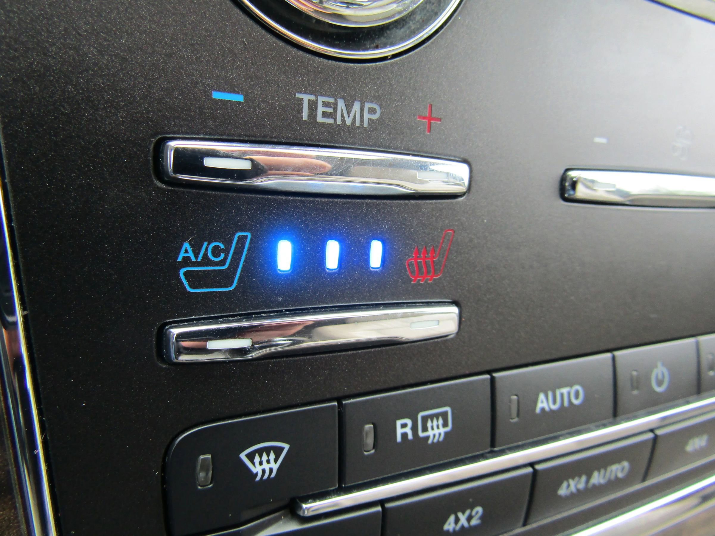 Used 2016 Lincoln Navigator L Select AWD/4WD image 37