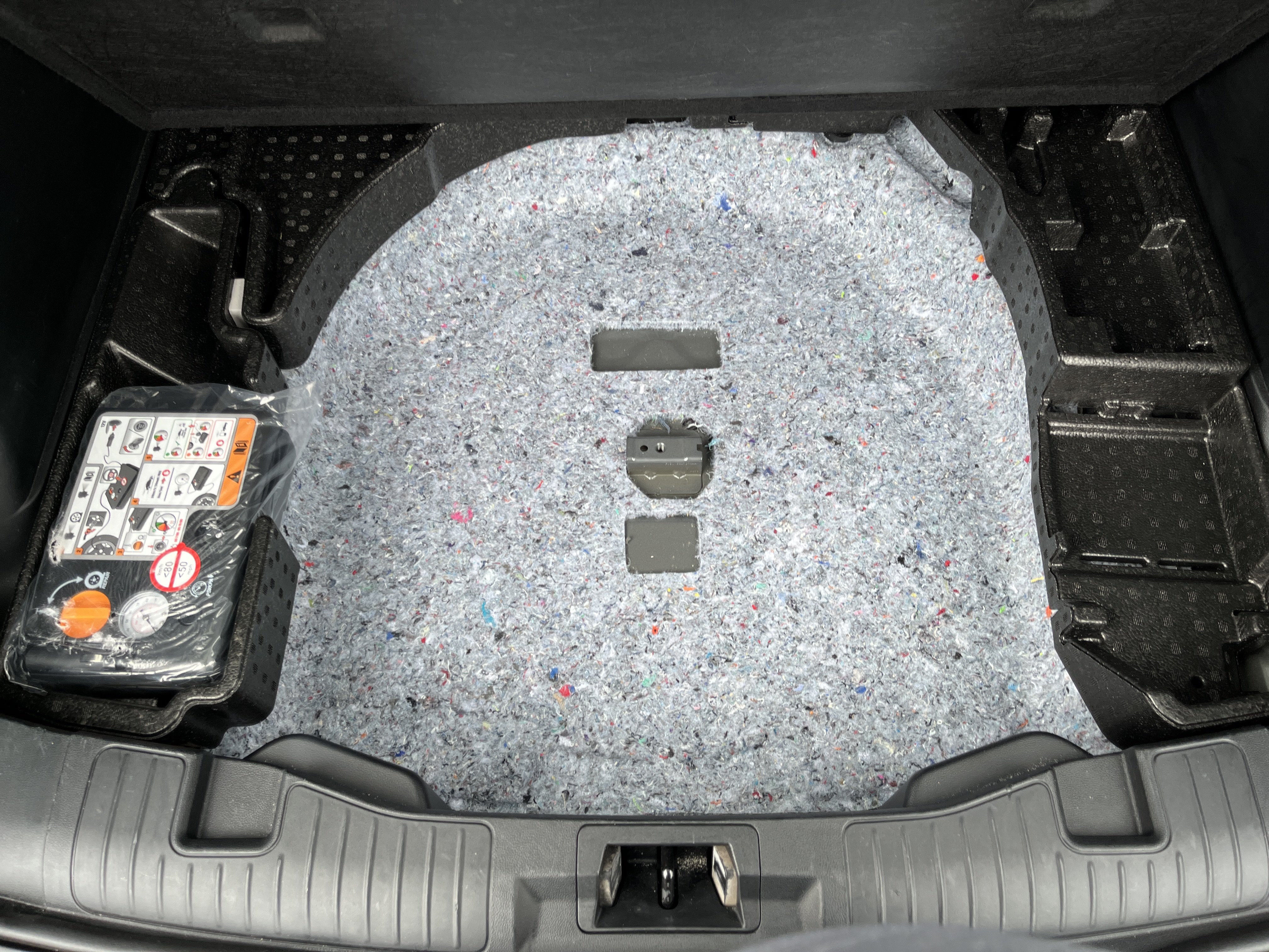 Used 2025 Ford Escape ST-Line AWD/4WD image 11