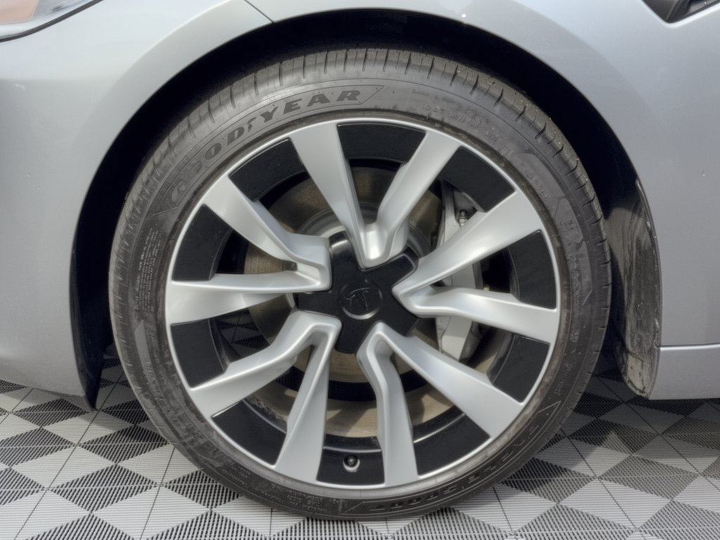 Used 2025 Tesla Model 3 Long Range RWD image 13